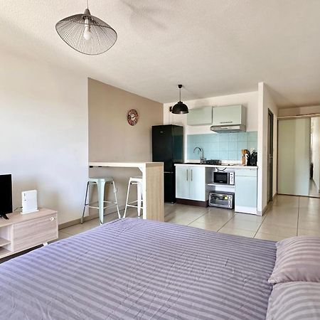 סיינט דניס Studio Cosy Tout Equipe - Idealement Situe מראה חיצוני תמונה